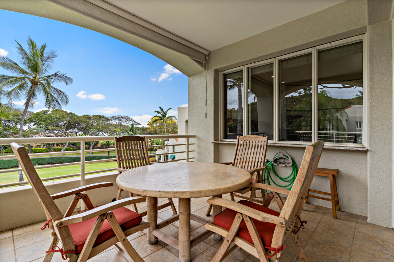 Large 24-foot Lanai: Covered area to keep cool in the shade all day long