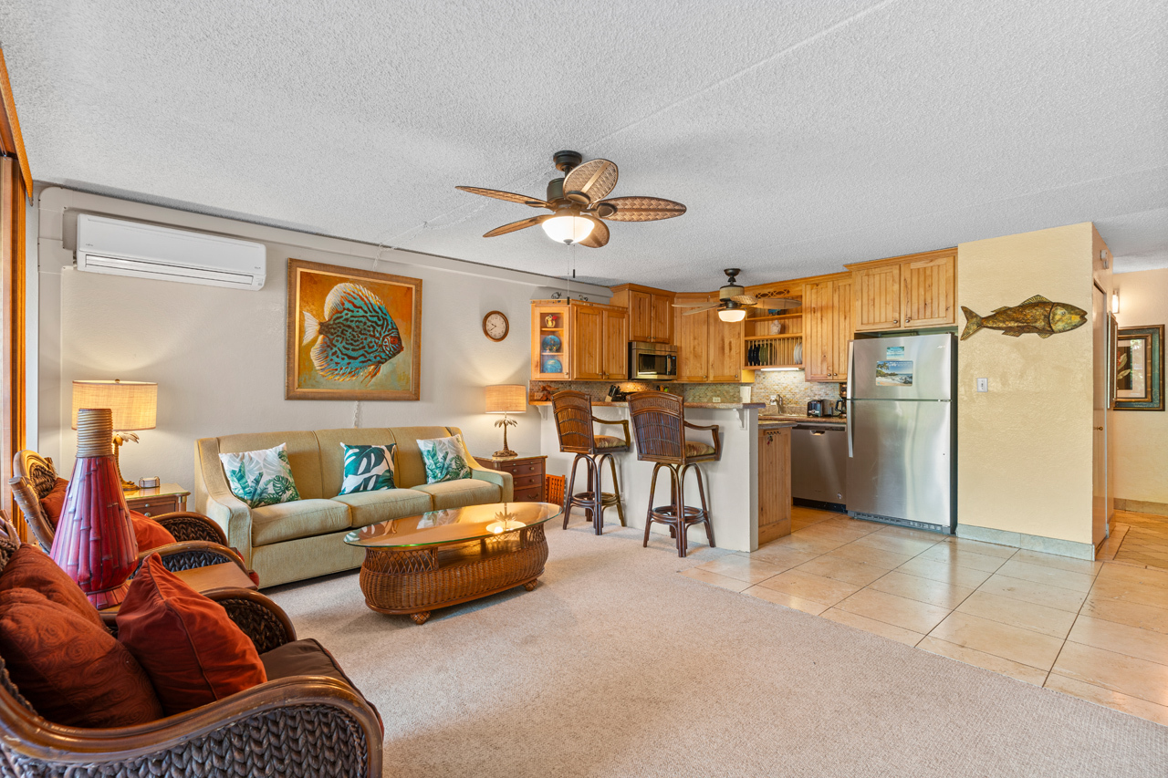 Spacious Living Room: