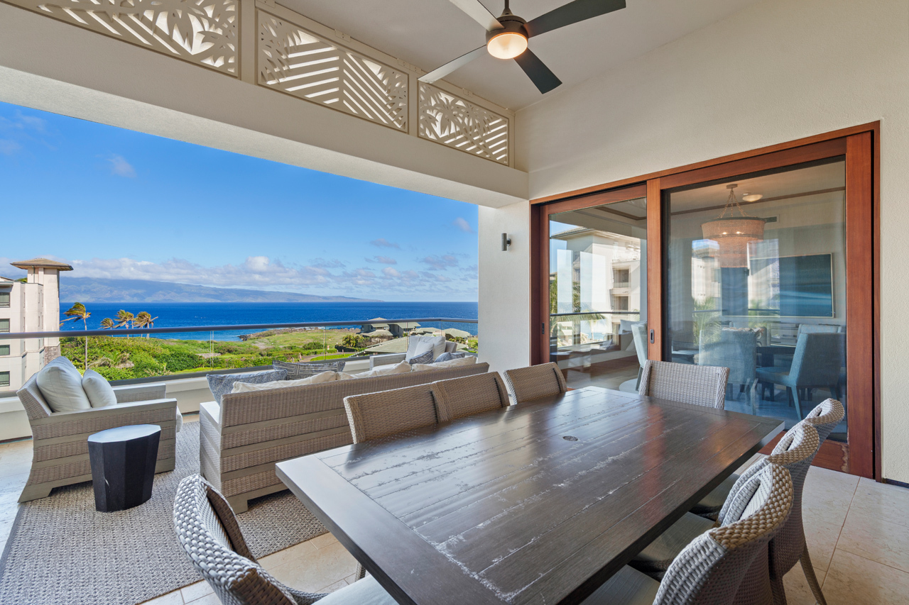 Large covered lanai: 