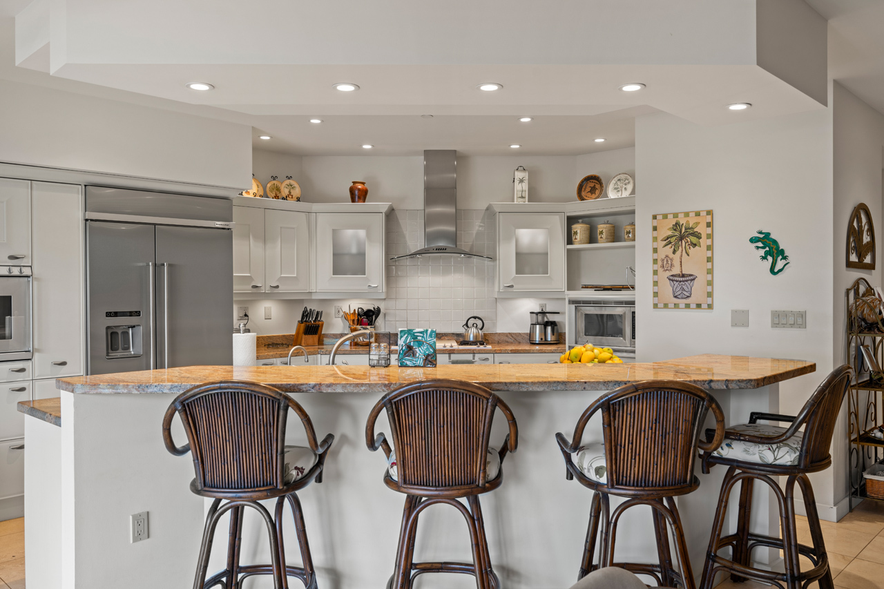 Kitchen: 
